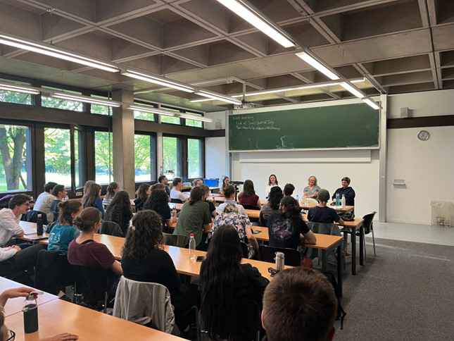 Universität Regensburg (@uni_regensburg) on Twitter photo Neue Initiative an der <a href="/uni_regensburg/">Universität Regensburg</a> ! Die Women in Mathematics (WiM Regensburg) fördern Frauen in der Mathematik und schaffen ein inklusives Umfeld. sohub.io/f3rd Neue Initiative an der <a href="/uni_regensburg/">Universität Regensburg</a> ! Die Women in Mathematics (WiM Regensburg) fördern Frauen in der Mathematik und schaffen ein inklusives Umfeld. sohub.io/f3rd