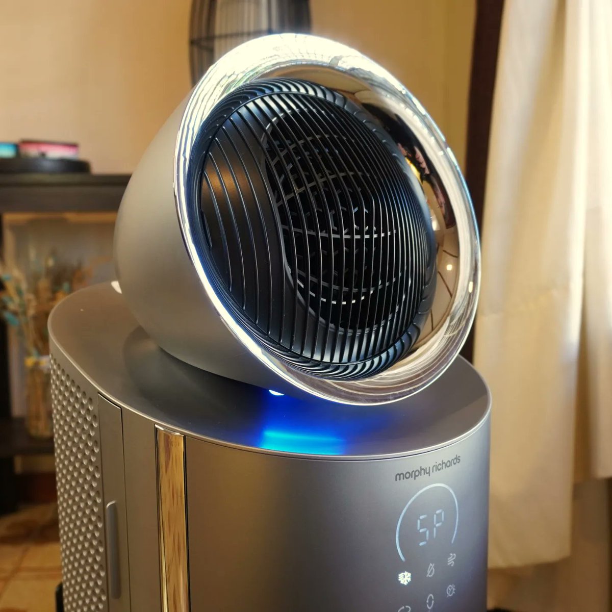 ElRinconDeCabra's tweet image. Este es el primer aire acondicionado portatil sin salida con un diseño sin conductos externos para simplemente conectar la unidad a una fuente de alimentación y comenzar a disfrutarla. Estate atento al review completo en nuestro canal de YouTube. #morphyrichards