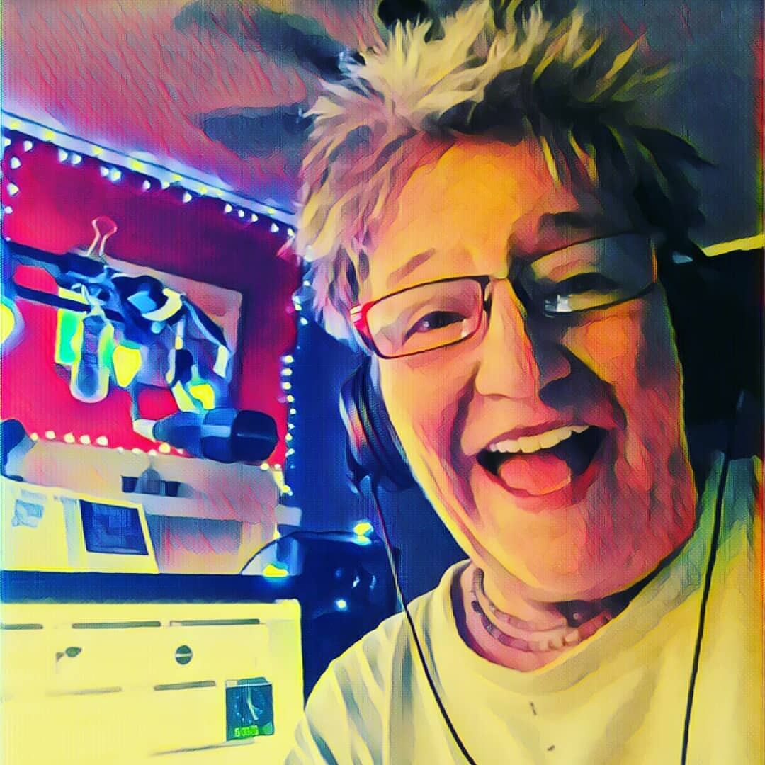 CassieJFox's tweet photo. #TrowbackThursday September 2018
Cassie J. Fox on air live in the The #VooDoo #CatLadyLoungeStudio Love This Prisma App!
#BroadcastAtHome #VoiceOvers #Radio #WhitmireSC #SouthCarolina #SouthernSounds #SouthernCharm #PrismaApp #VoiceTalent #Studio