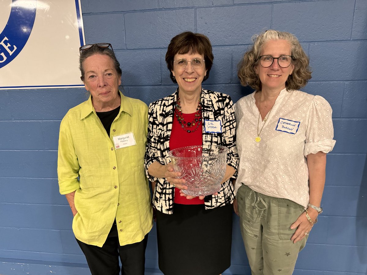 Honored to stand with Board members Margaret Pokorny and Catherine Bordon to accept the Paul Prindle Community Leadership Award presented to the Friends by the Neighborhood Association of the Back Bay. Henry Lee was very much there in spirit. ⁦<a href="/FOPG/">Friends of the Public Garden</a>⁩