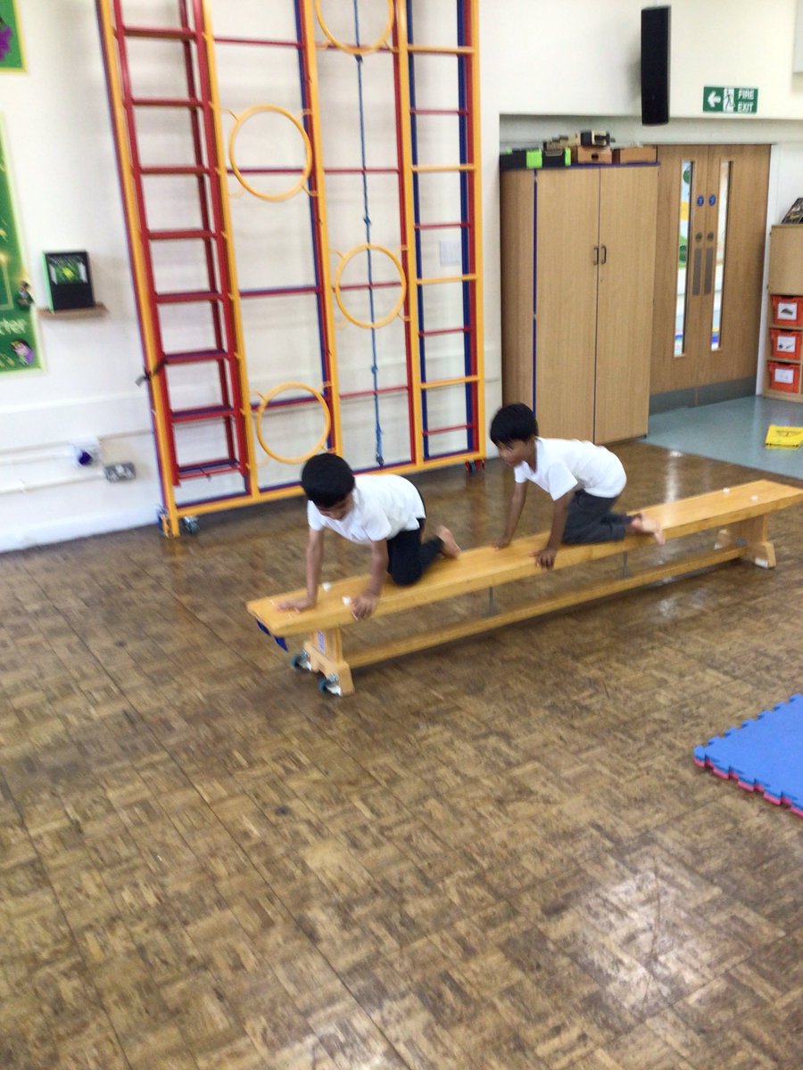 BeaumontYear1's tweet photo. In gymnastics today Year 1 practised moving along apparatus like animals! #Beaumontpe #getset4pe https://t.co/JqpEPauPle
