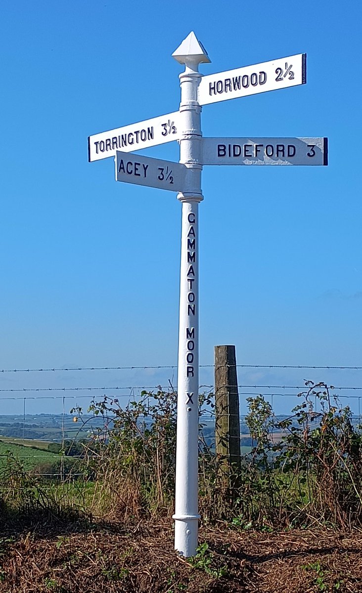 Bideford Town Council showing clear direction!  

The Town Council are delighted to announce the completion of the restoration of Gammaton Cross Finger Post. Who would have known that this piece of cast iron held so much significance!
rb.gy/pkfi68