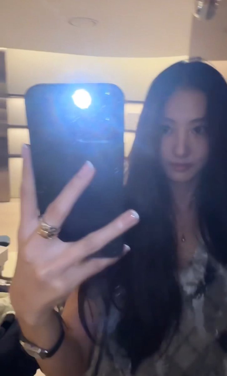 LEE GAWON  

#MEOVV        #미야오     #GAWON #가원