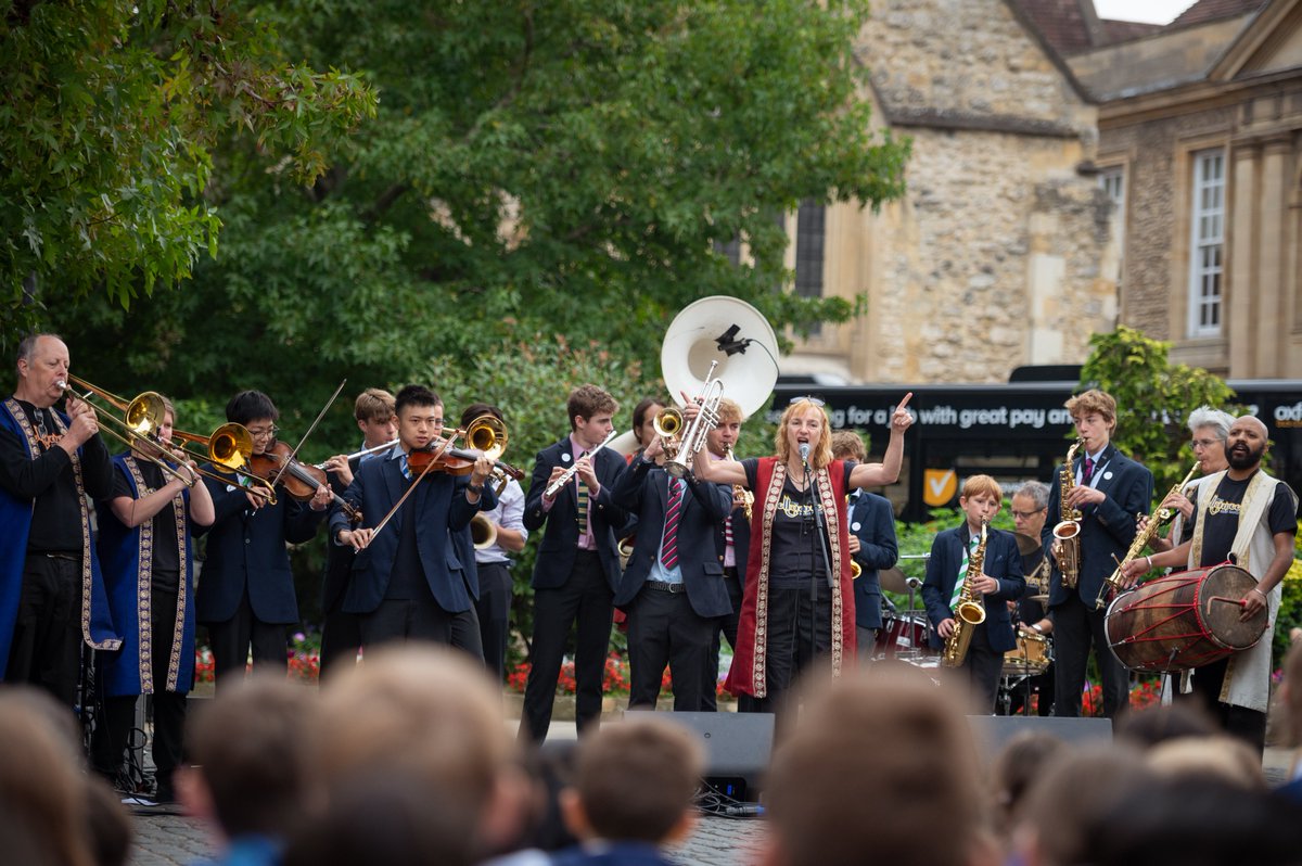 Radley College (@radleycollege) on Twitter photo The highlight of Music Flood Week is always our massed performance in Abingdon’s Market Square – guaranteed to bring joy to all within earshot!
Thank you to everyone who joined us this morning 😍 especially our Music Flood Maestro Rose Martin & <a href="/BollywoodBrass/">Bollywood Brass Band</a>
#MusicFlood The highlight of Music Flood Week is always our massed performance in Abingdon’s Market Square – guaranteed to bring joy to all within earshot!
Thank you to everyone who joined us this morning 😍 especially our Music Flood Maestro Rose Martin & <a href="/BollywoodBrass/">Bollywood Brass Band</a>
#MusicFlood