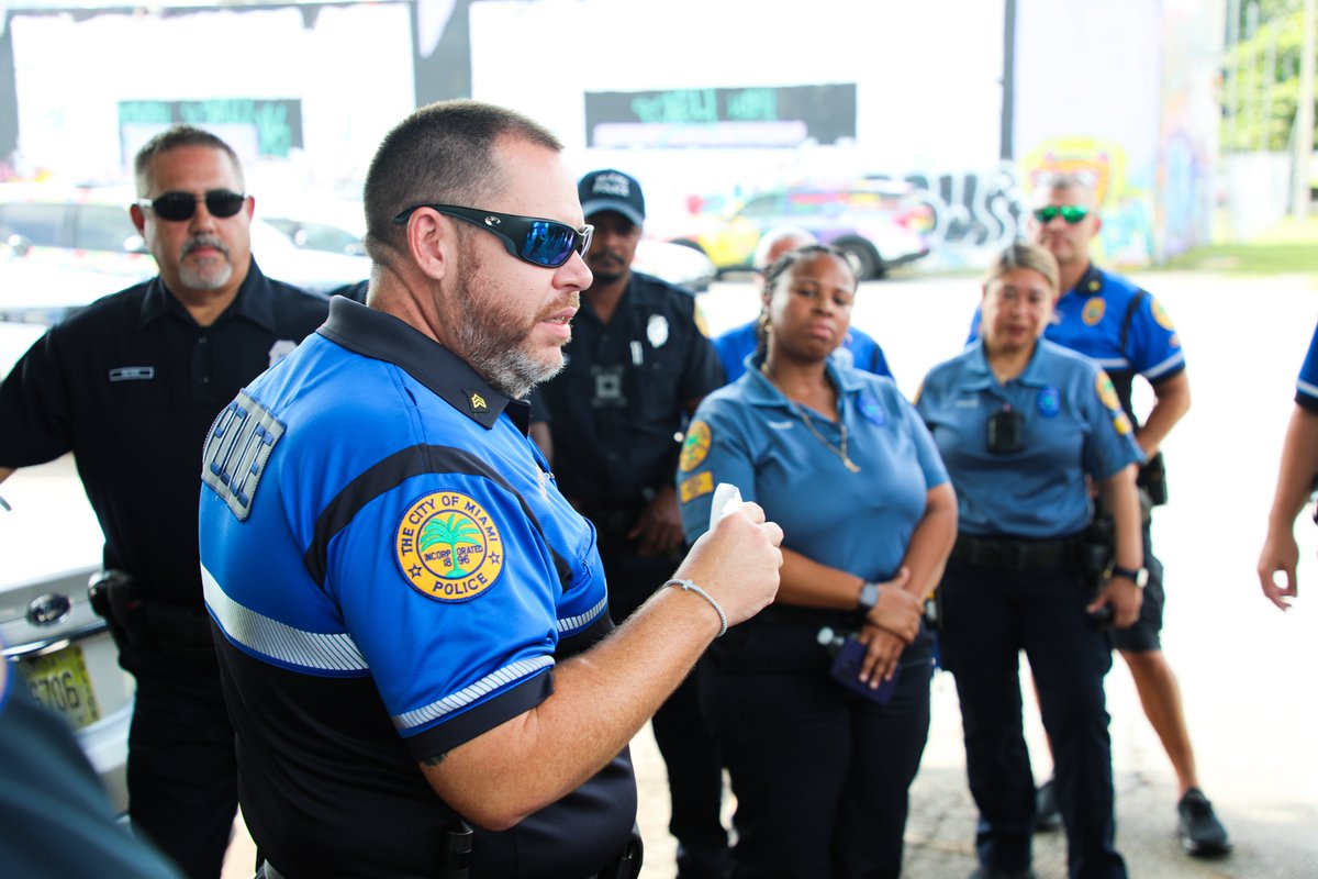 Yesterday our officers were in the Wynwood area educating the community on pedestrian safety and crime prevention! Let's stay safe and informed together.