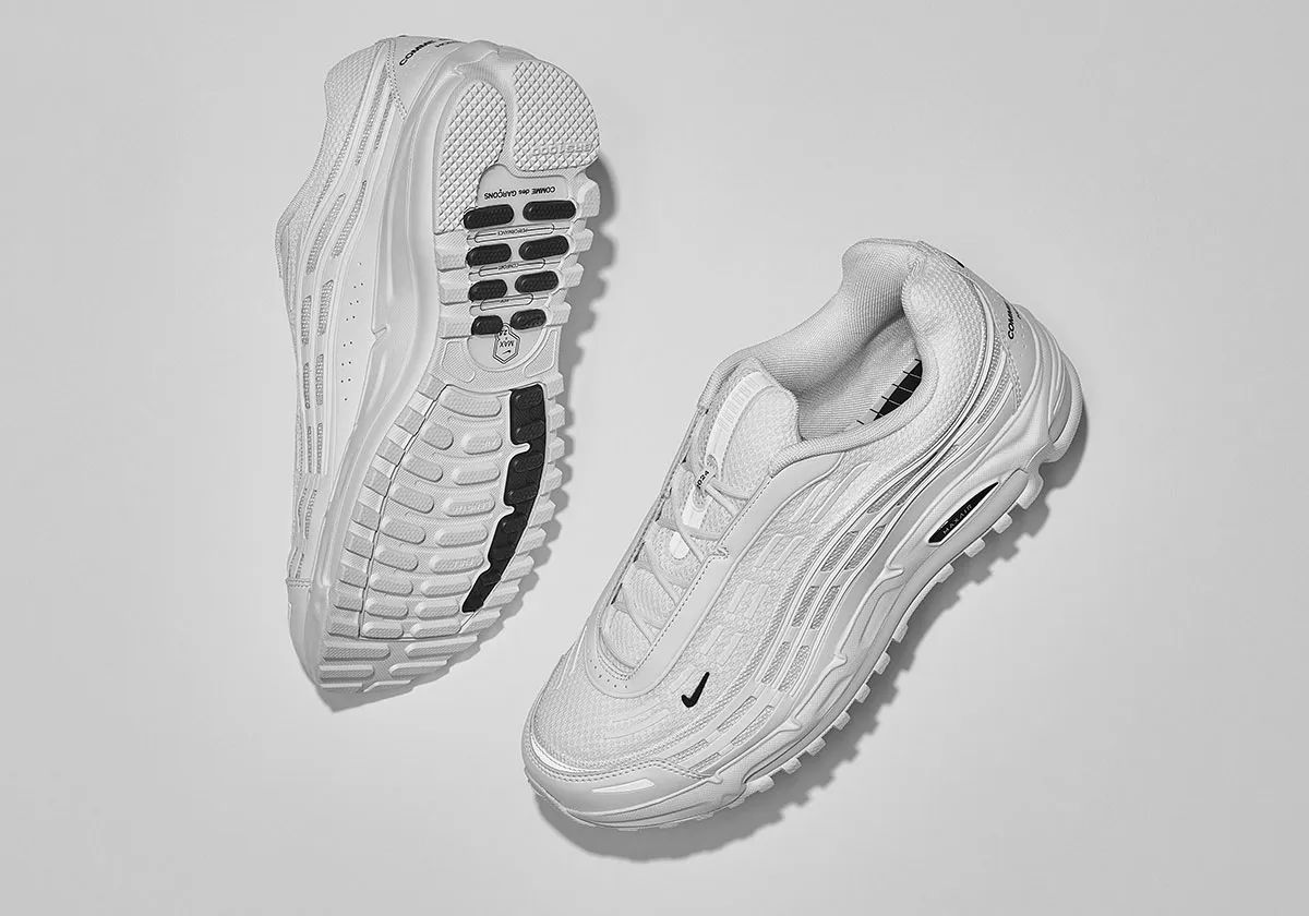 SneakerNews's tweet photo. Comme Des Garcons x Nike Air Max TL 2.5 🔳 🔲 

Release Date: September 21st via CDG &amp; DSM ($290) https://t.co/61txpMEZEV