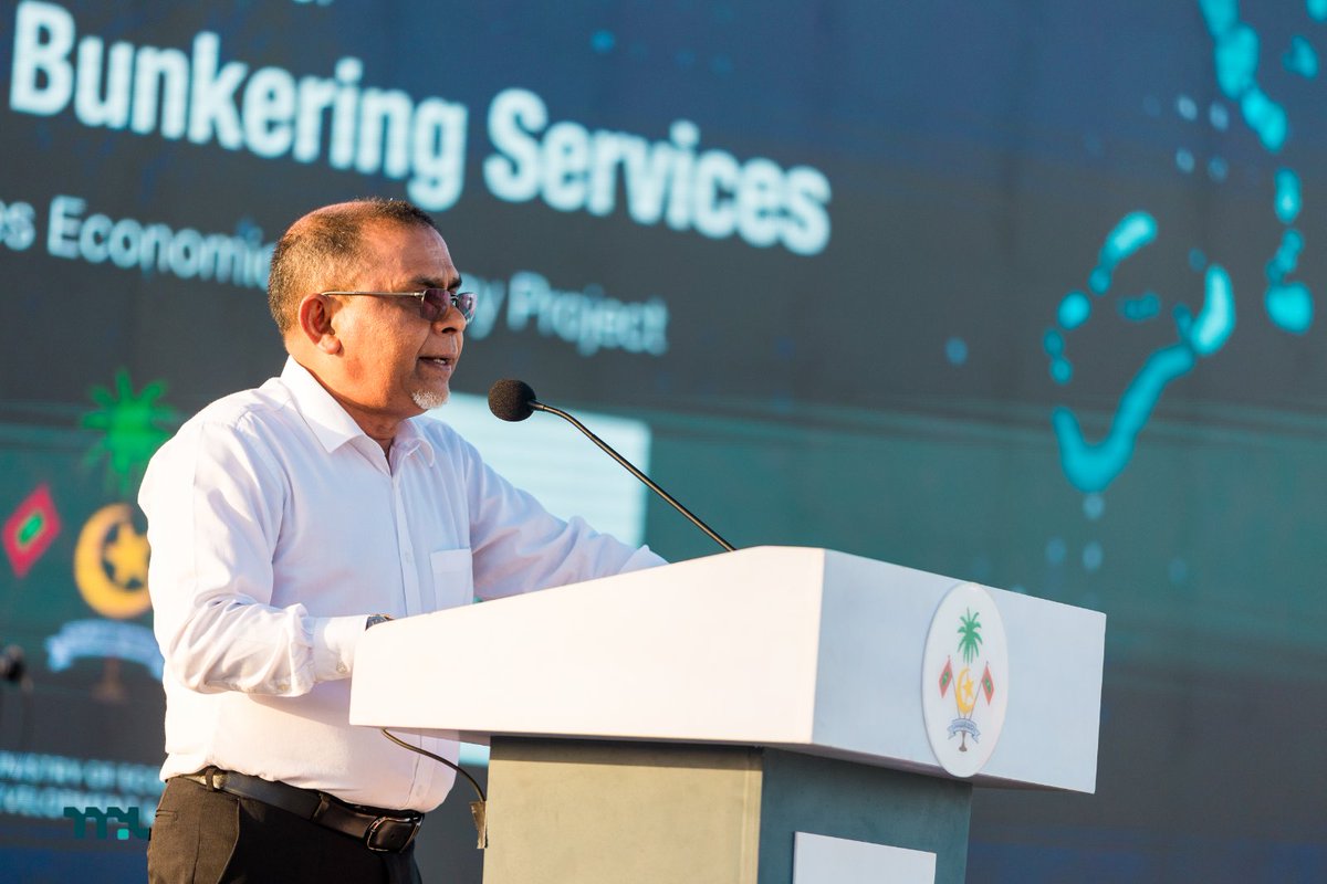 Portmv's tweet photo. Historic moment as international bunkering service begins in the North! 

MPL's CEO participated in the ceremony, sharing insights on the future development plans of maritime services in the north.

#uthurumaritimeservices #MaldivesPortsLimited #MPL https://t.co/wIwkW7AFIT