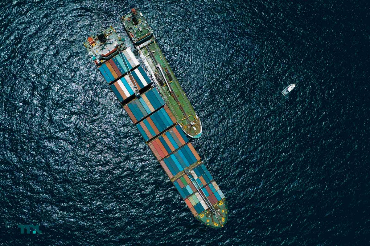 Portmv's tweet photo. Historic moment as international bunkering service begins in the North! 

MPL's CEO participated in the ceremony, sharing insights on the future development plans of maritime services in the north.

#uthurumaritimeservices #MaldivesPortsLimited #MPL https://t.co/wIwkW7AFIT