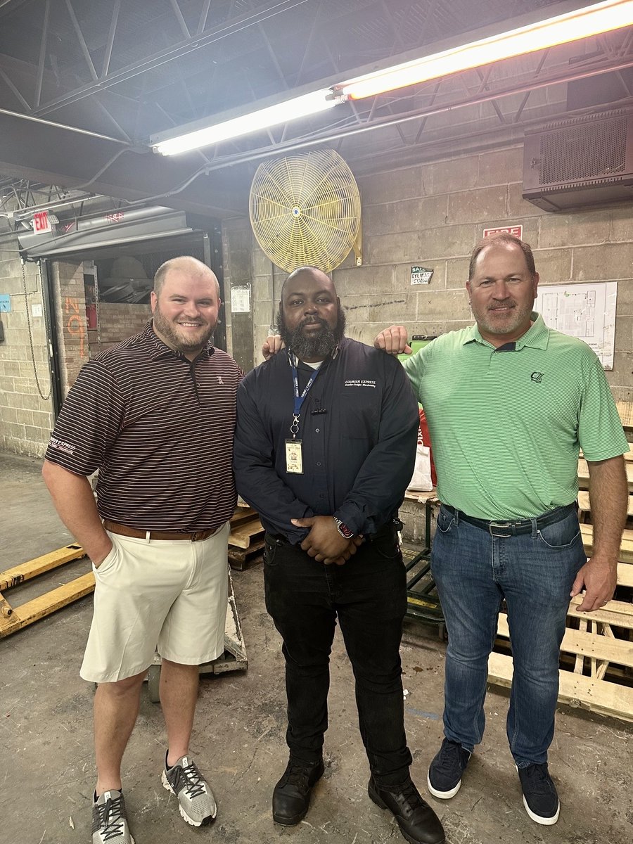 CXDelivers's tweet photo. CX Freight had a good visit down in Jacksonville, and are excited for the continued growth to come! https://t.co/Mn7DnJI3Pu