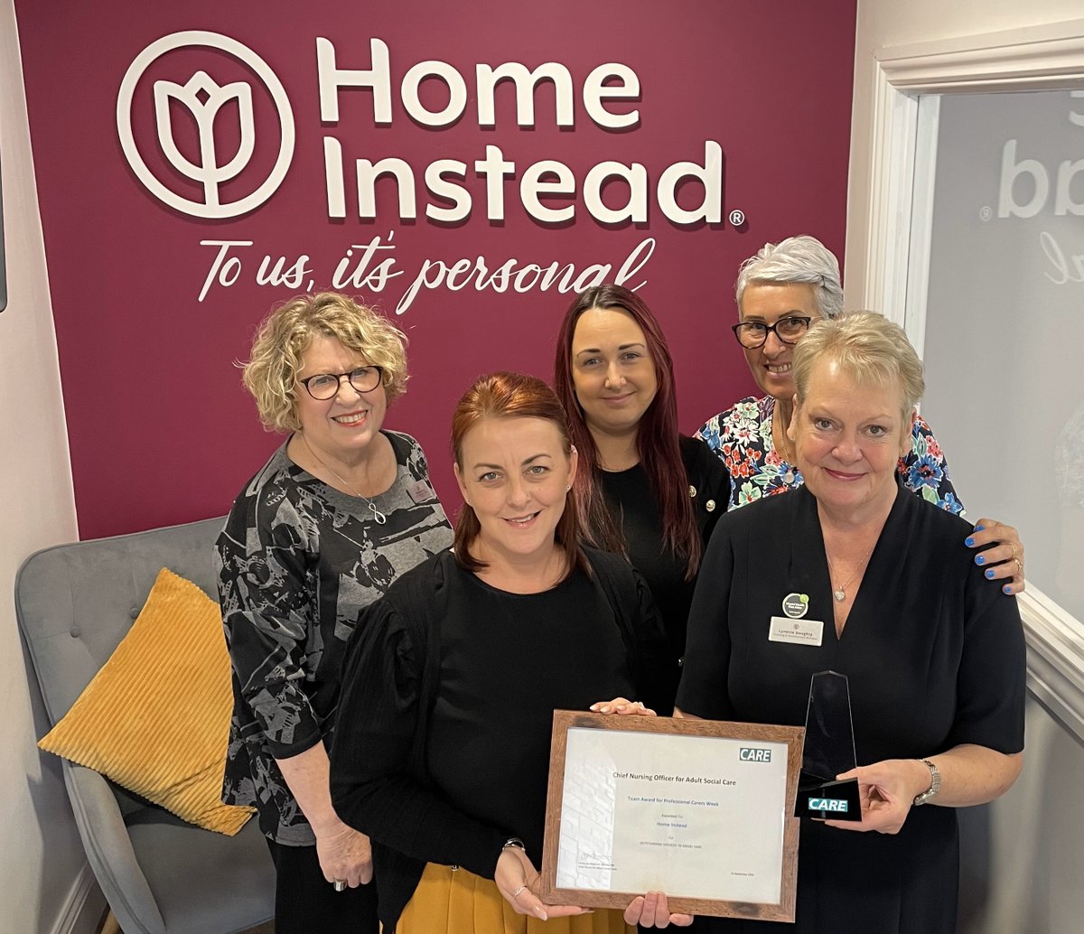 Deborah Sturdy (@sturdy_deborah) on Twitter photo Final day of #PCWW2024, I’m proud to have presented the Chief Nurse ASC Team Award to the Home Instead Sheffield & Barnsley Team. Their focus on innovation, workforce wellbeing, and community collaboration truly sets them apart. Congratulations to all involved! <a href="/HISheffBarns/">Home Instead Sheffield & Barnsley</a> Final day of #PCWW2024, I’m proud to have presented the Chief Nurse ASC Team Award to the Home Instead Sheffield & Barnsley Team. Their focus on innovation, workforce wellbeing, and community collaboration truly sets them apart. Congratulations to all involved! <a href="/HISheffBarns/">Home Instead Sheffield & Barnsley</a>