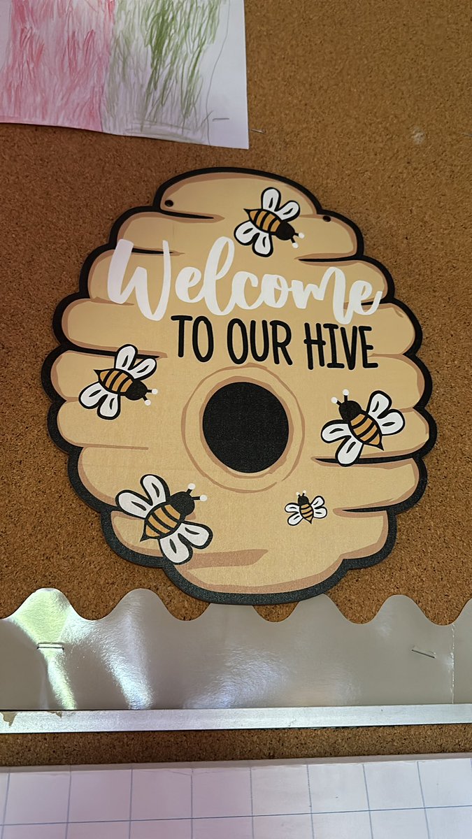 MissMimms's tweet photo. Welcome to our hive! The 4 crew 🥰🐝 @PsSimcoe https://t.co/xVIorb2r9I
