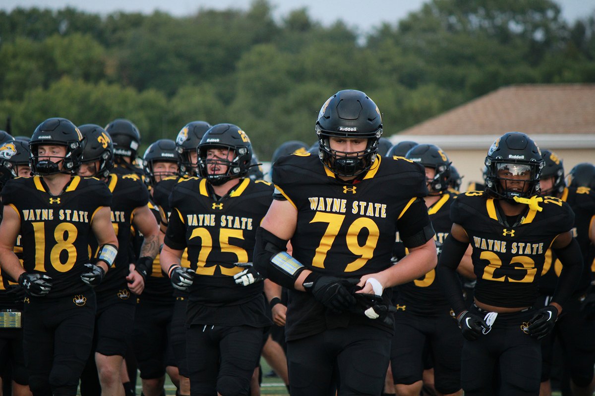 wscwildcats's tweet photo. .@WayneStFootball visits Winona State for NSIC battle Saturday afternoon. #PlayforthePaw
https://t.co/I9AxGt2OQe https://t.co/cym0ikAAtf
