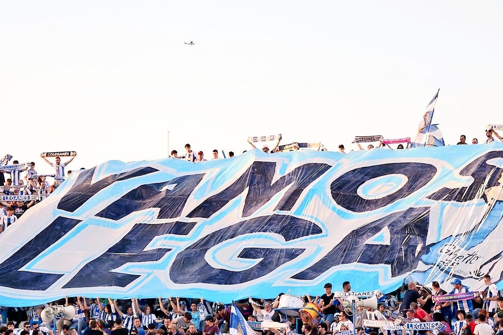 benjilega's tweet photo. VAMOSSSsssss pepineros que hoy juega el @CDLeganes en BUTARQUE #rugebutrque #onceleones https://t.co/p8r2VlUPMN