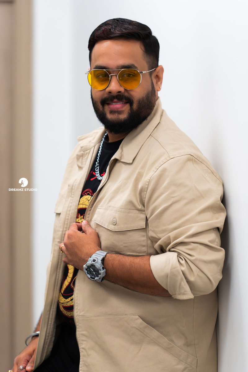 SingerNarayanan's tweet photo. Paris 2024 🇫🇷
#IsaignaniIlaiyaraajaLiveInConcert #Paris    #Outfitofthday #Ilaiyaraaja #NarayananRavishankar 

Photo Courtesy : @joephotography ,Paris https://t.co/yNsmShp9TY