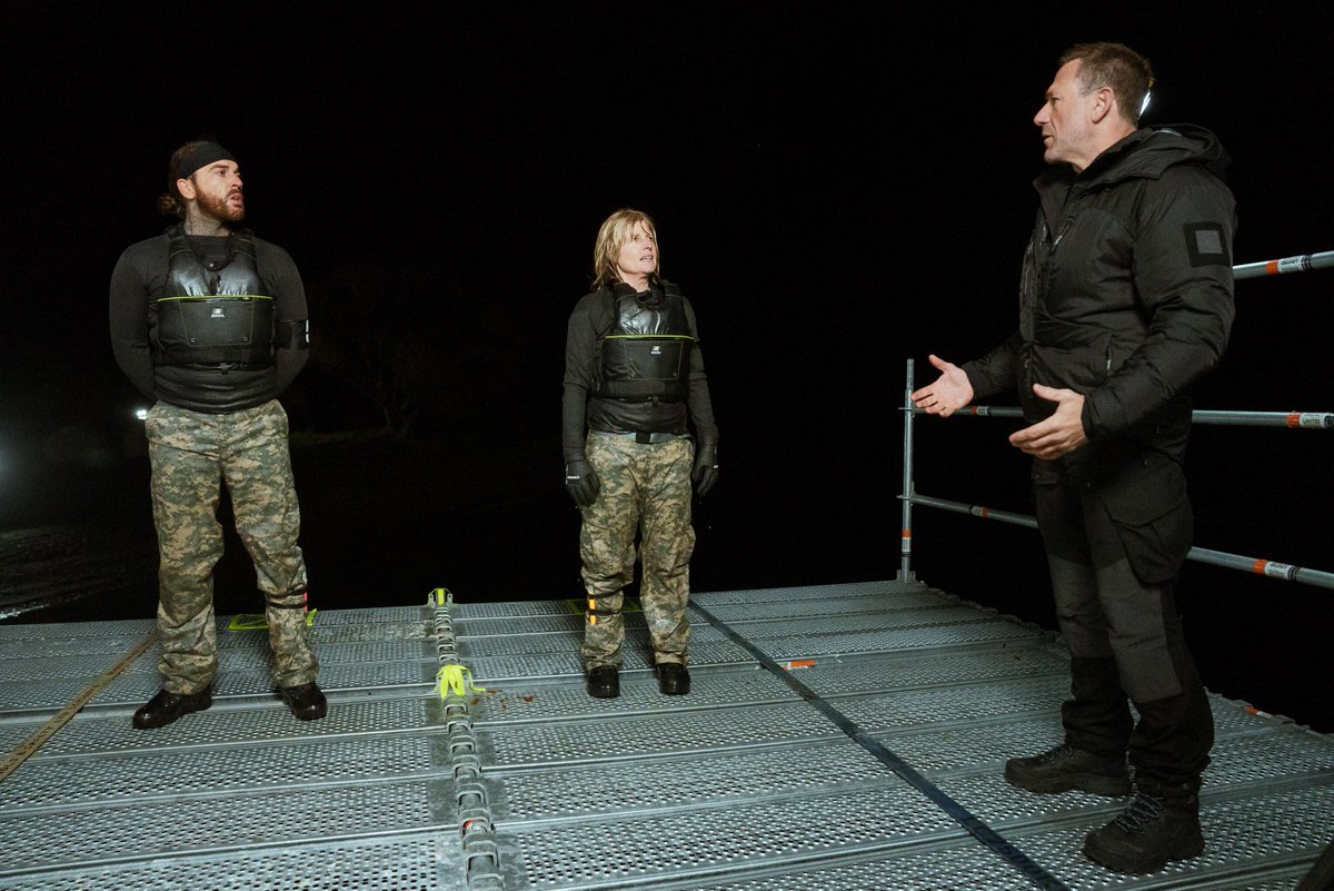 4Viewers's tweet photo. A terrifying feat tests the celebs both mentally and physically as they race in a forward abseil down a 300-foot working dam. Then, under cover of darkness, the recruits perform one of the most feared tasks: the backwards dive. #CelebSAS #WhoDaresWins, 9pm on @Channel4 https://t.co/jHzKSEADpL