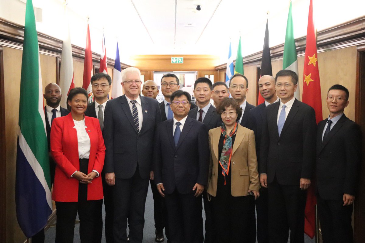 Deidré Baartman (@deidrebaartman) on Twitter photo Today Premier <a href="/alanwinde/">Premier Alan Winde</a> and I met with Vice Governor, Mr. Li Jun, of the Shaanxi Province and Deputy Consul General of the People's Republic of China, Mr. Tang Changan. We discussed areas of mutual interest related to our provincial economies and our rich shared histories. 🇿🇦🇨🇳 Today Premier <a href="/alanwinde/">Premier Alan Winde</a> and I met with Vice Governor, Mr. Li Jun, of the Shaanxi Province and Deputy Consul General of the People's Republic of China, Mr. Tang Changan. We discussed areas of mutual interest related to our provincial economies and our rich shared histories. 🇿🇦🇨🇳