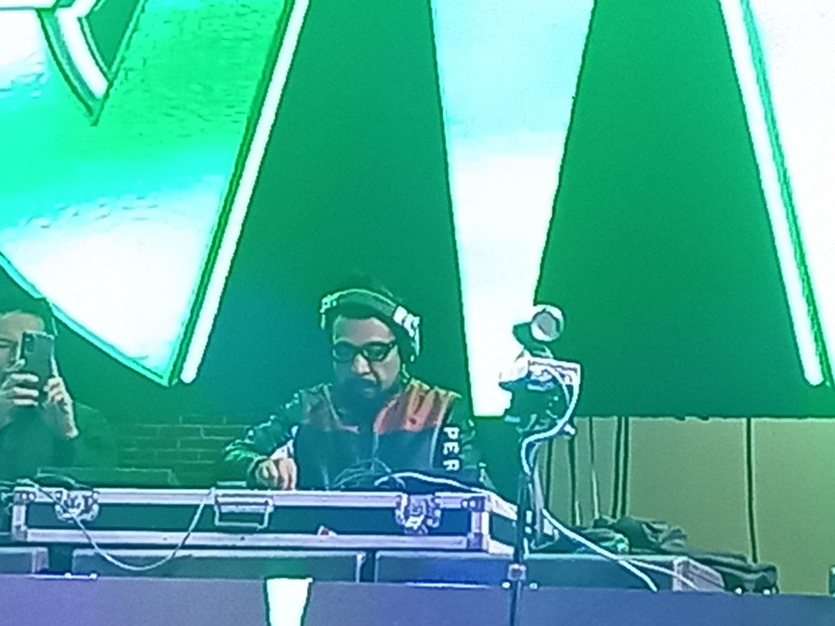 Súper Noche de Grito de Independencia en San Vicente Chicoloapan 🇲🇽
🇲🇽 PolyMarchs LáserLand 🇲🇽 
#POLYMARCHS #djvepms #djvictorestrellapolymarchs #djvictorestrella #highenergy #90s #SanVicenteChicoloapan #independenciademexico #polymarchslaserland