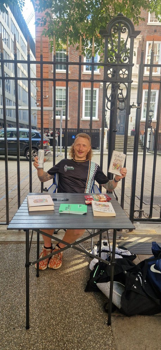 I've made it to CCHQ, 235 miles from my front door!

£11500 raised for <a href="/RefugeeAction/">Refugee Action</a> so far, thank you so much to everybody who donated 🙏🙏🙏

Tomorrow, the last bit, a run up the road for the launch of my book, The Tragedy of the Tories!