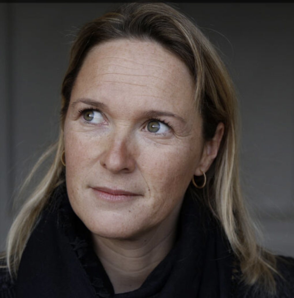 Avec immensément de tristesse j’apprends le décès de Sophie Charnavel, mon éditrice, directrice de <a href="/robert_laffont/">Robert Laffont</a>. Toute mon amitié va aux équipes de la maison d’édition. Très dur