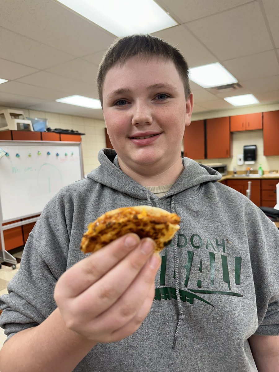 zeps_fcs's tweet photo. What better way to learn about quadrants than with our Tortilla Hack Lab! @OSLN @NobleLocal_SD #ZepSTEM @AppSTEMCollab https://t.co/kBfuXRNDTM