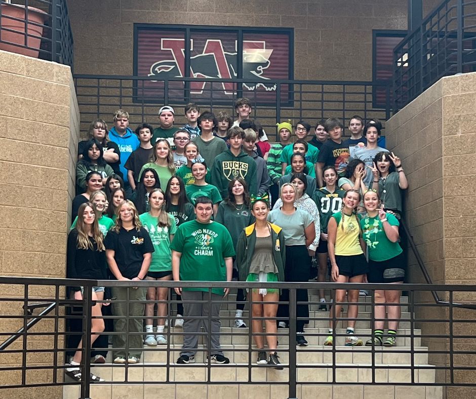 wilmotuhs's tweet image. Color Day &amp;amp; Powderpuff! Homecoming Week is in full swing! The halls were vibrant with class colors:

👚 Seniors: Pink
💜 Juniors: Purple
💙 Sophomores: Blue
💚 Freshmen: Green

Powderpuff brought fierce competition too! Who brought the best spirit?

#HomecomingWeek #Powderpuff