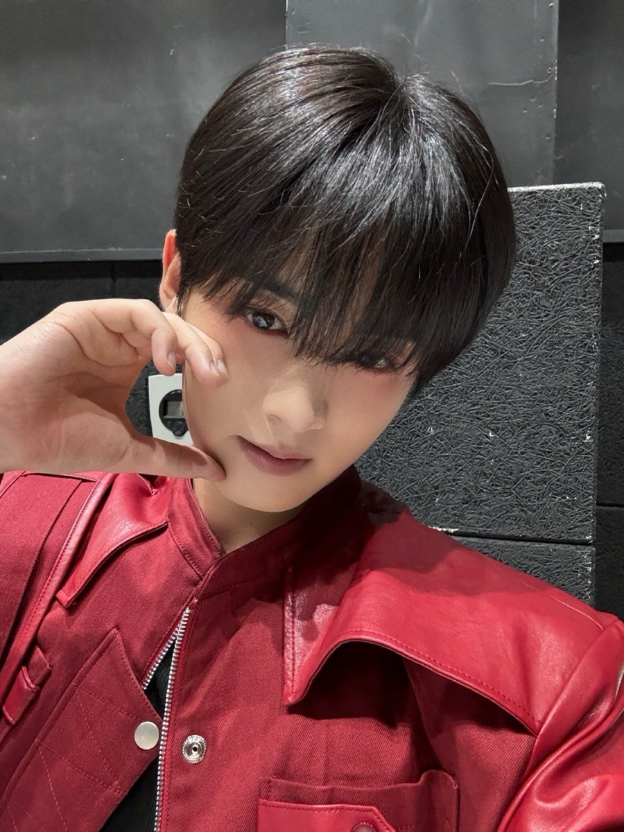 로투킹 잘 봤어요~?  그렇다면 볼하트 뿅뿅뿅❤️

#우노 #WOONO