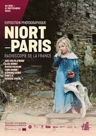 Visite commentée de l'exposition "Radioscopie de la France" à la <a href="/VillaPerochon/">Villa Pérochon</a> pour les 4emeE dans le cadre des cordées de la réussite <a href="/LvvNumerique/">LvvNumerique</a>.