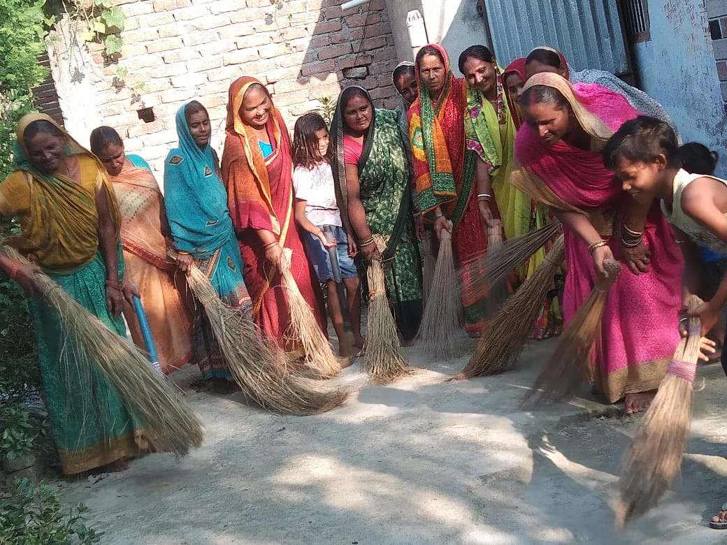 District Magistrate, Vaishali (@dm_vaishali) on Twitter photo स्वच्छता को लेकर वैशाली जिला में शहर से लेकर गांव तक अनेक गतिविधियां चल रही हैं। इसमें बड़ों के साथ बच्चे भी बढ़-चढ़कर हिस्सा ले रहे हैं।
कुछ झलकियां।
<a href="/SwachhBharatGov/">Swachh Bharat Urban</a>
<a href="/SwachhBharat/">Swachh Bharat Mission - Grameen</a>
<a href="/MoHUA_India/">Ministry of Housing and Urban Affairs</a>
<a href="/MoJSDDWS/">Department of Drinking Water & Sanitation (#DDWS)</a>
#SHS2024
#SwabhavSwachhata.
#SwachhataHiSeva2024
<a href="/yashhpcl/">Yash Pal Meena</a> स्वच्छता को लेकर वैशाली जिला में शहर से लेकर गांव तक अनेक गतिविधियां चल रही हैं। इसमें बड़ों के साथ बच्चे भी बढ़-चढ़कर हिस्सा ले रहे हैं।
कुछ झलकियां।
<a href="/SwachhBharatGov/">Swachh Bharat Urban</a>
<a href="/SwachhBharat/">Swachh Bharat Mission - Grameen</a>
<a href="/MoHUA_India/">Ministry of Housing and Urban Affairs</a>
<a href="/MoJSDDWS/">Department of Drinking Water & Sanitation (#DDWS)</a>
#SHS2024
#SwabhavSwachhata.
#SwachhataHiSeva2024
<a href="/yashhpcl/">Yash Pal Meena</a>