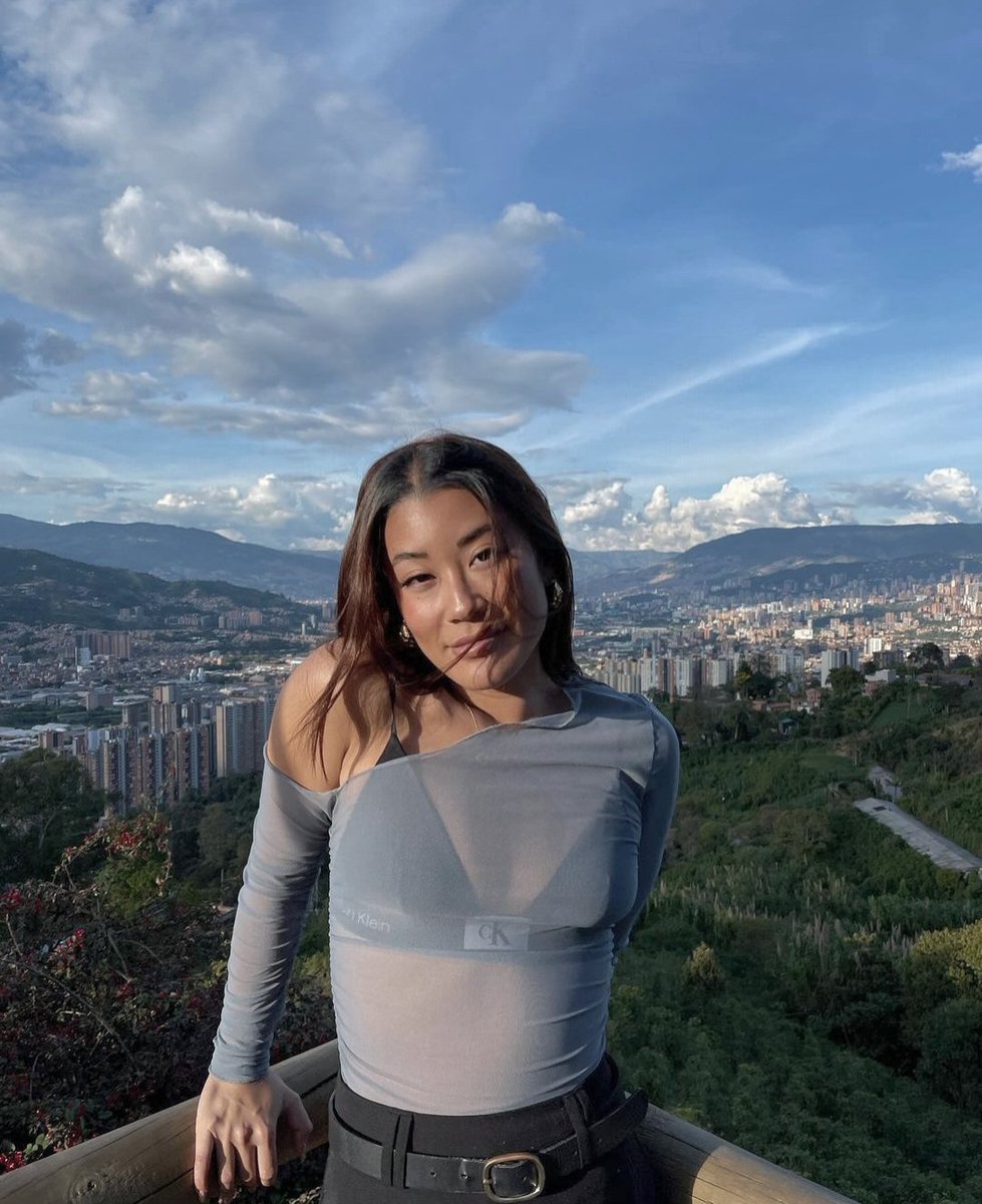 NoknoiTxda's tweet photo. ㅤ
                                 ✎
              ❛Hoy la 𝗹𝘂𝗻𝗮 se queda
                𝗯𝗼𝗿𝗿𝗮𝗰𝗵𝗮 y callejera❜ 
         ────┄┄┄┄────

— TeenAU https://t.co/IT7M6uIsiq