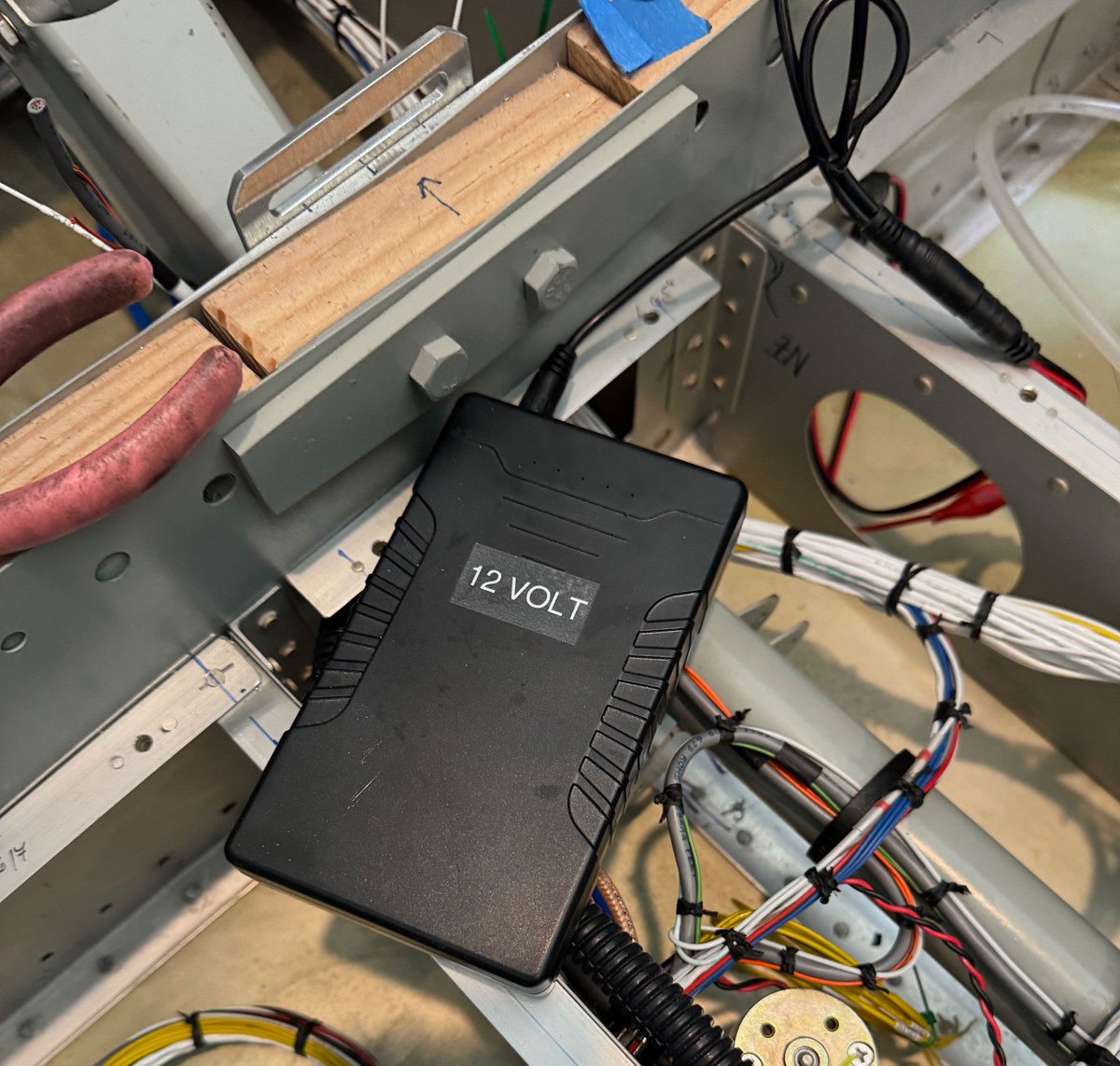 DPavgeek's tweet image. [@Kitplanes ] Twelve Volts Anywhere, Anytime dlvr.it/TDRDxq