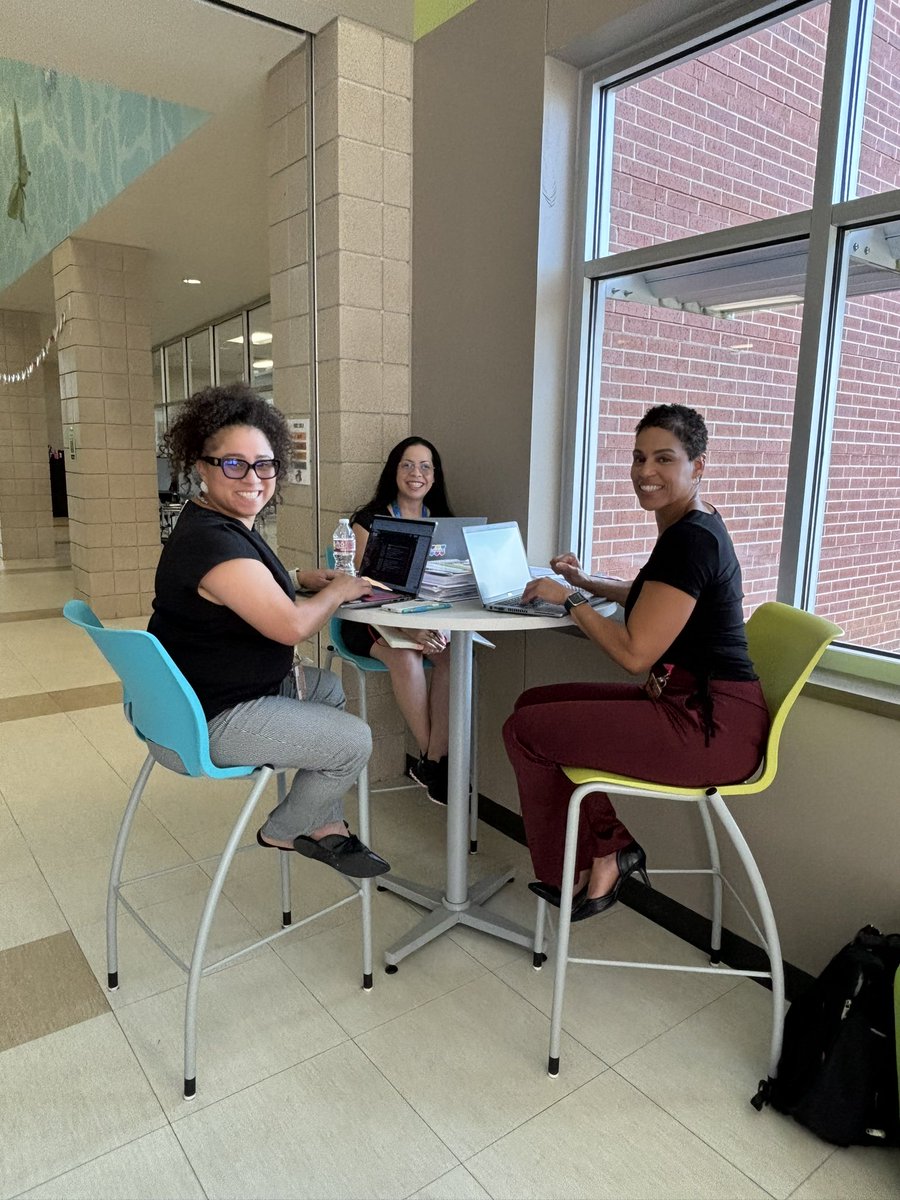 Michelle Mayes tweet media