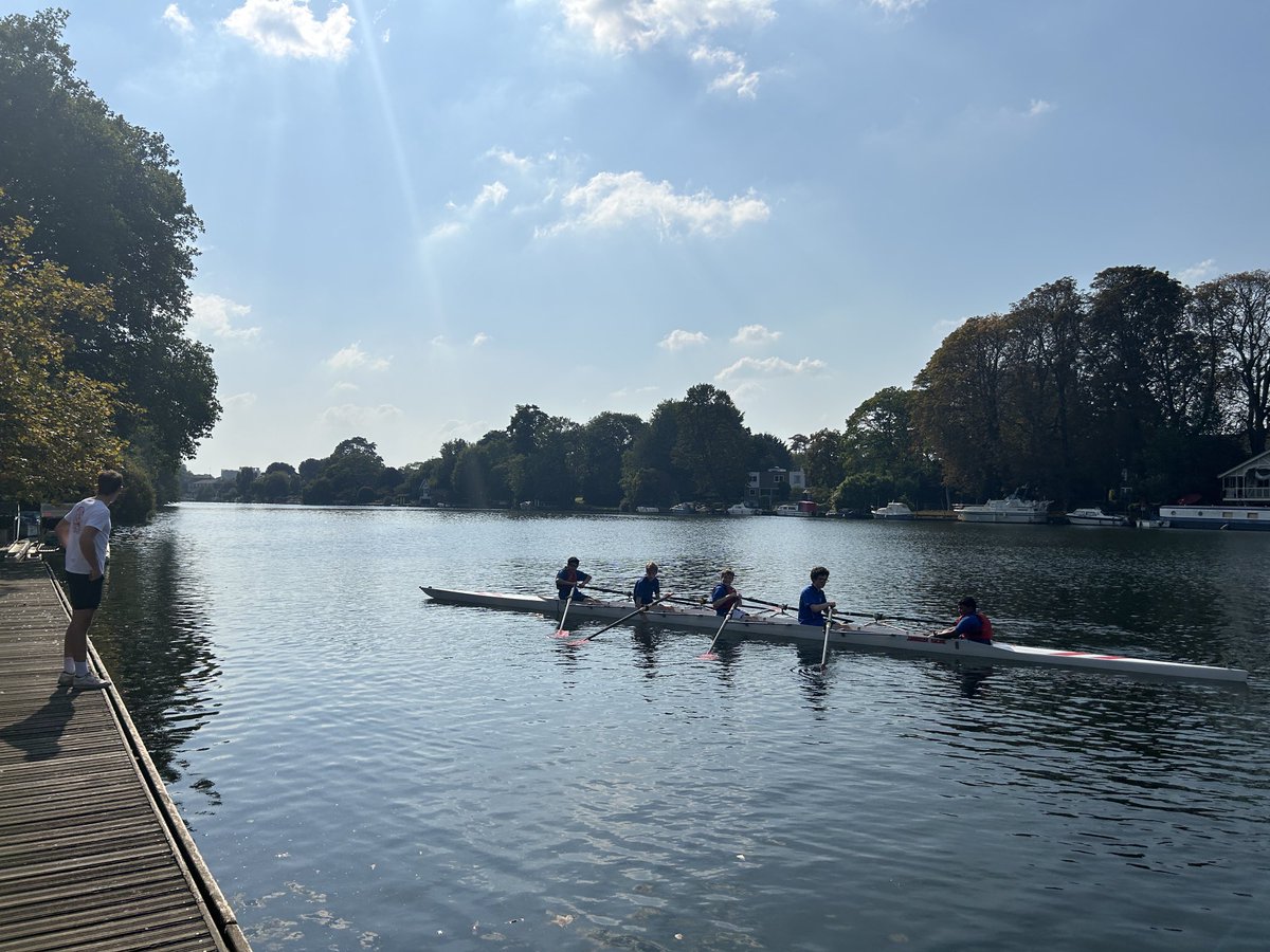 What a beautiful day for our yr10 ⁦<a href="/shsrbk/">Southborough High School</a>⁩ rowers ⁦<a href="/pesport_SHS/">Southborough Sport</a>⁩. The boys loved being out on the water. Can’t wait until next week!