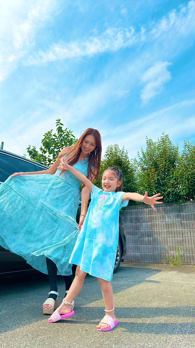 僕たち家族は、日々の暮らしの中で【幸せ】を見つけるのが得意。

朝元気に目覚めること、家族3人でご飯を食べること、ちょっとしたコンビニまでのお散歩などなど、、、

何気ない日常の中に、たくさんの幸せの種が転がっている。