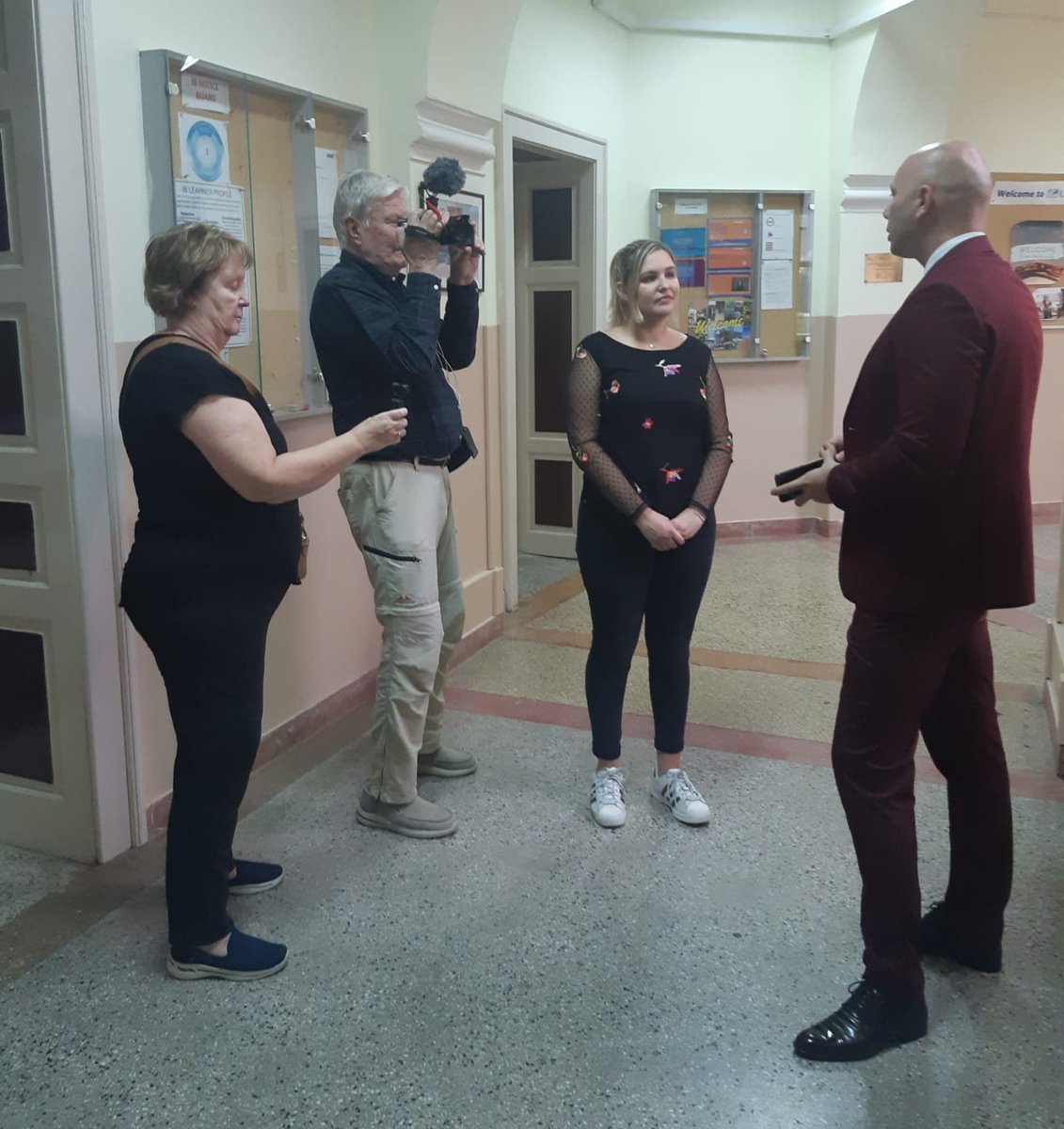 TaHeWi's tweet photo. Ensimmäinen päivä Mostarissa tutustumassa @UWC_Mostar toimintaan ja suunnittelemassa yhteistyötä @WDubrovnik kanssa. 
Illalla jatkamme teatteriesityksellä ja huomenna seminaariesitysten kuuntelulla. Lauantaina sitten Word Peace day koululla. 
#NaistenPankki #Mostar #Dubrovnik https://t.co/WqWEqglFuX