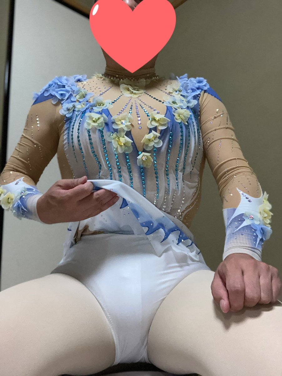 Kitano_Youko's tweet photo. 新体操レオタードのスカートをペロッとめくってみたり。
#レオタード
#leotard https://t.co/rRf7MhKK3Z