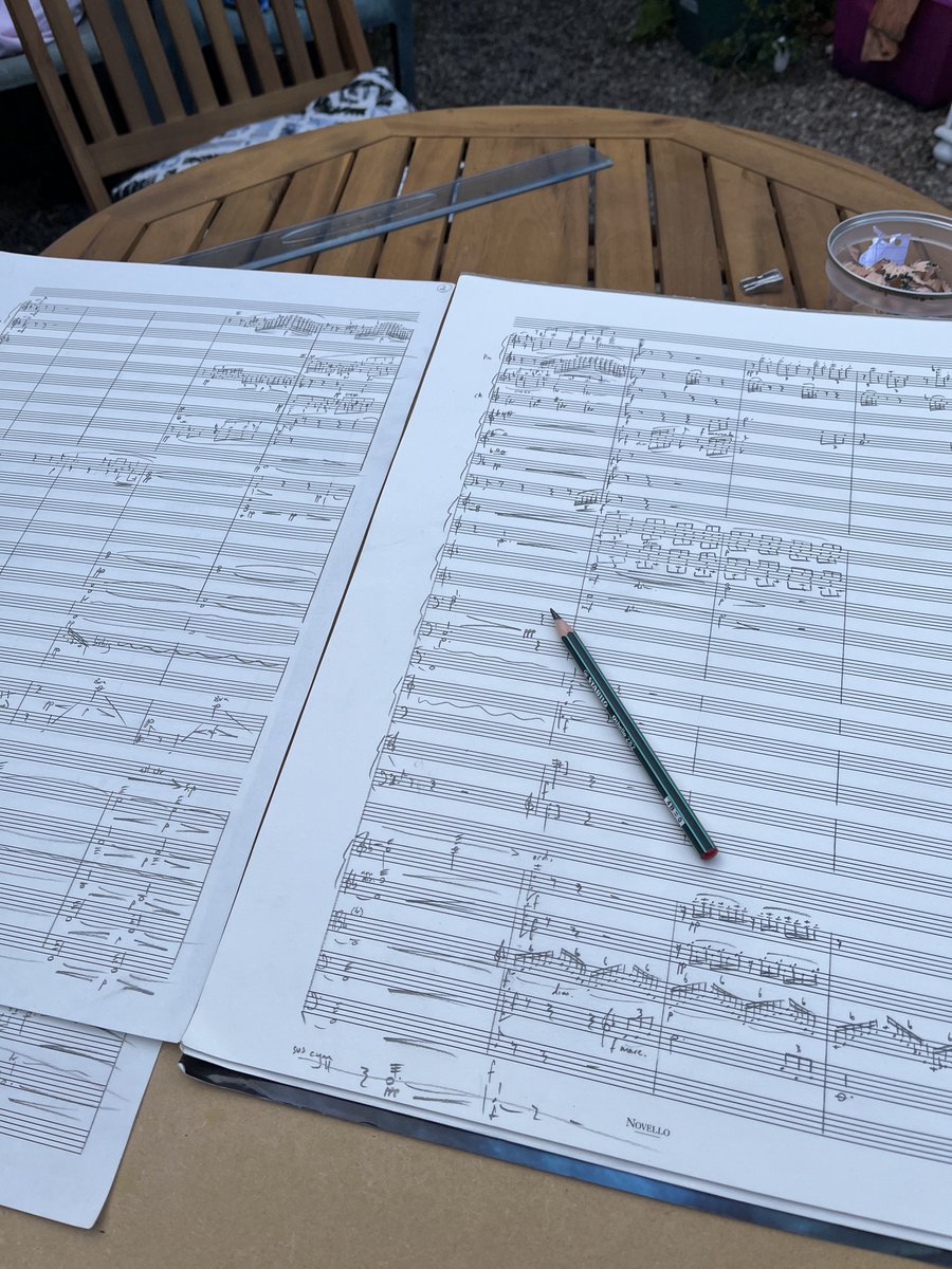 ConductorRobin's tweet image. Is there anything more therapeutic than orchestrating by hand?