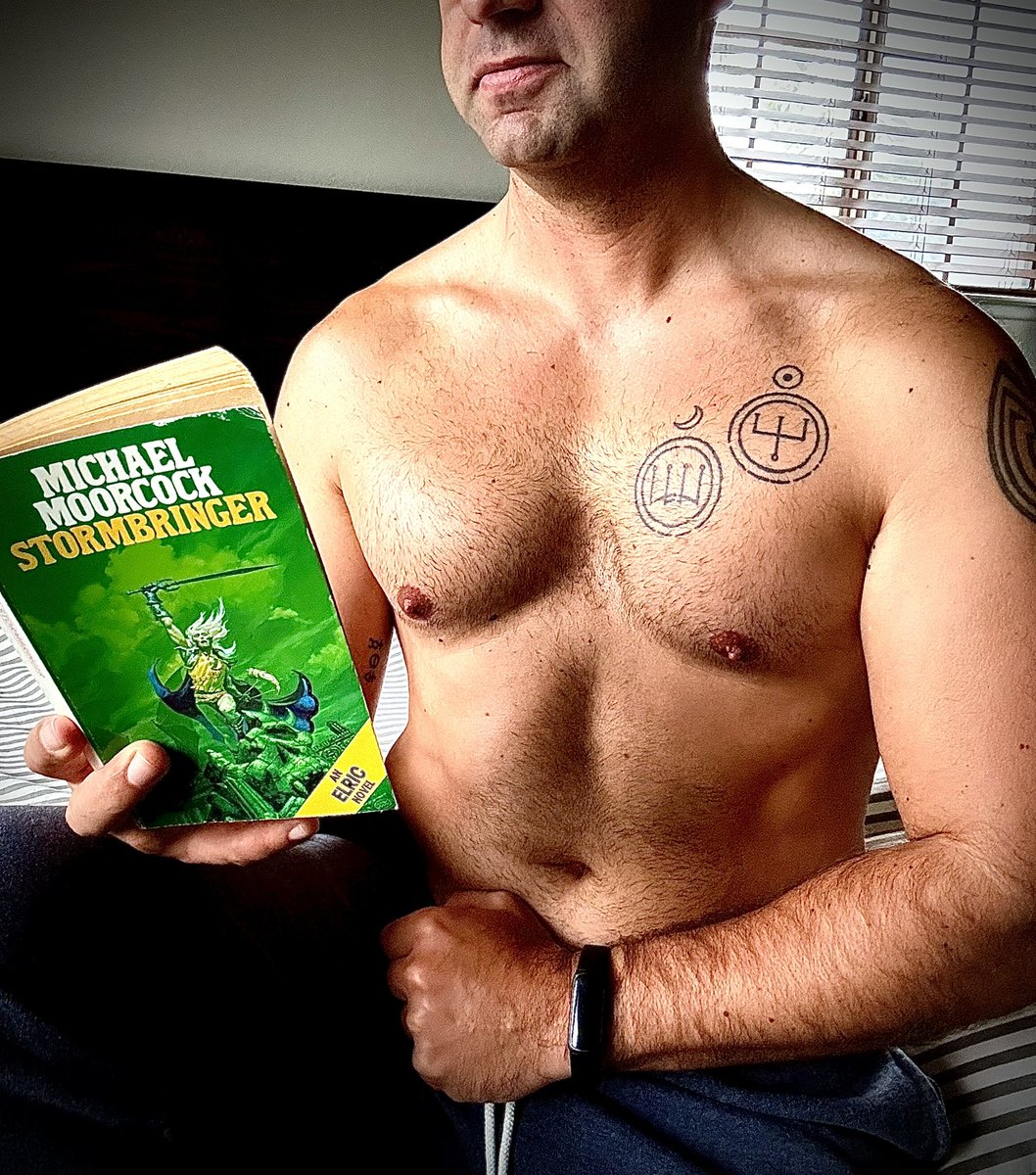 Benji2o49's tweet photo. Remember, kids. Reading is FUNdamental. #thirstythursday #yafilthyanimals https://t.co/L14tWdkCXp