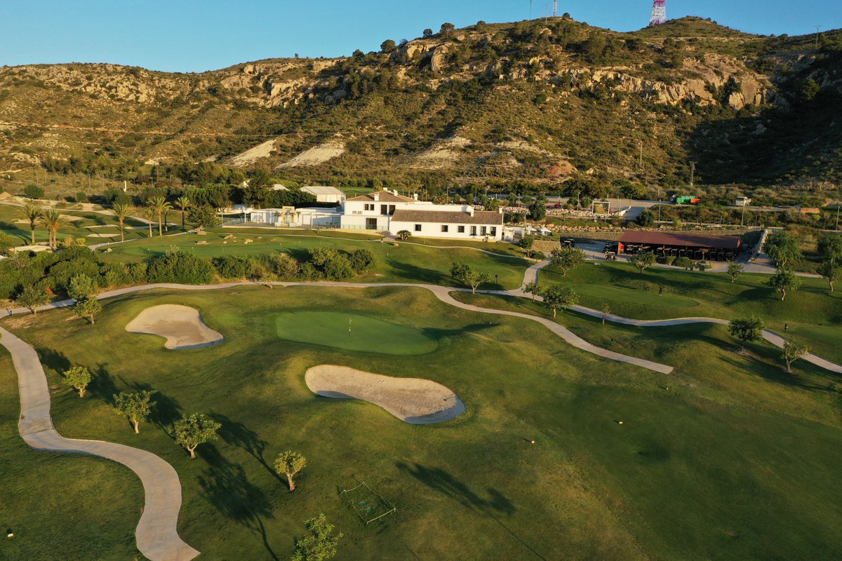 FontdelLlopGolf's tweet image. 🇪🇸 Entre el verde del campo y la calma de la casa club, el golf es más que un deporte⛳️

➡️​fontdelllop.golfmanager.com/consumer/ebook…

🇬🇧​ Between the greenery of the course and the calm of the clubhouse, golf is more than a sport⛳️

➡️​

#FontDelLlop #MonforteDelCid