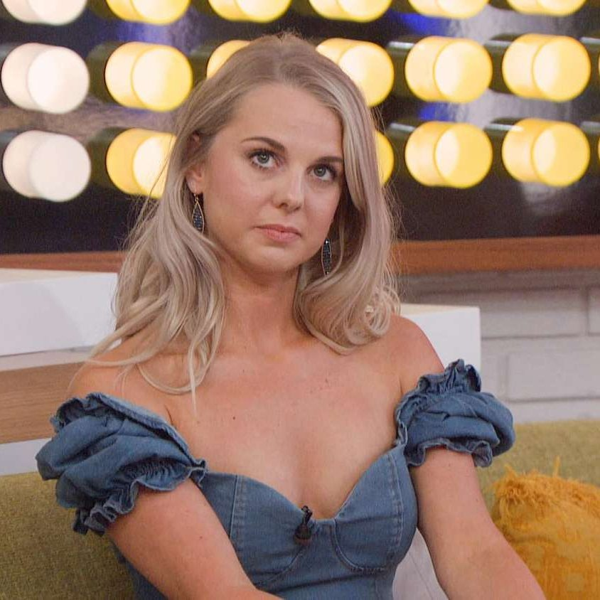 TheSpoilerGirl's tweet photo. Nicole Franzel was a juror, a winner and won a second Big Brother series. NICOLE FOR ROUND TABLE HOST! #BB26 https://t.co/E7OS1pVbl0