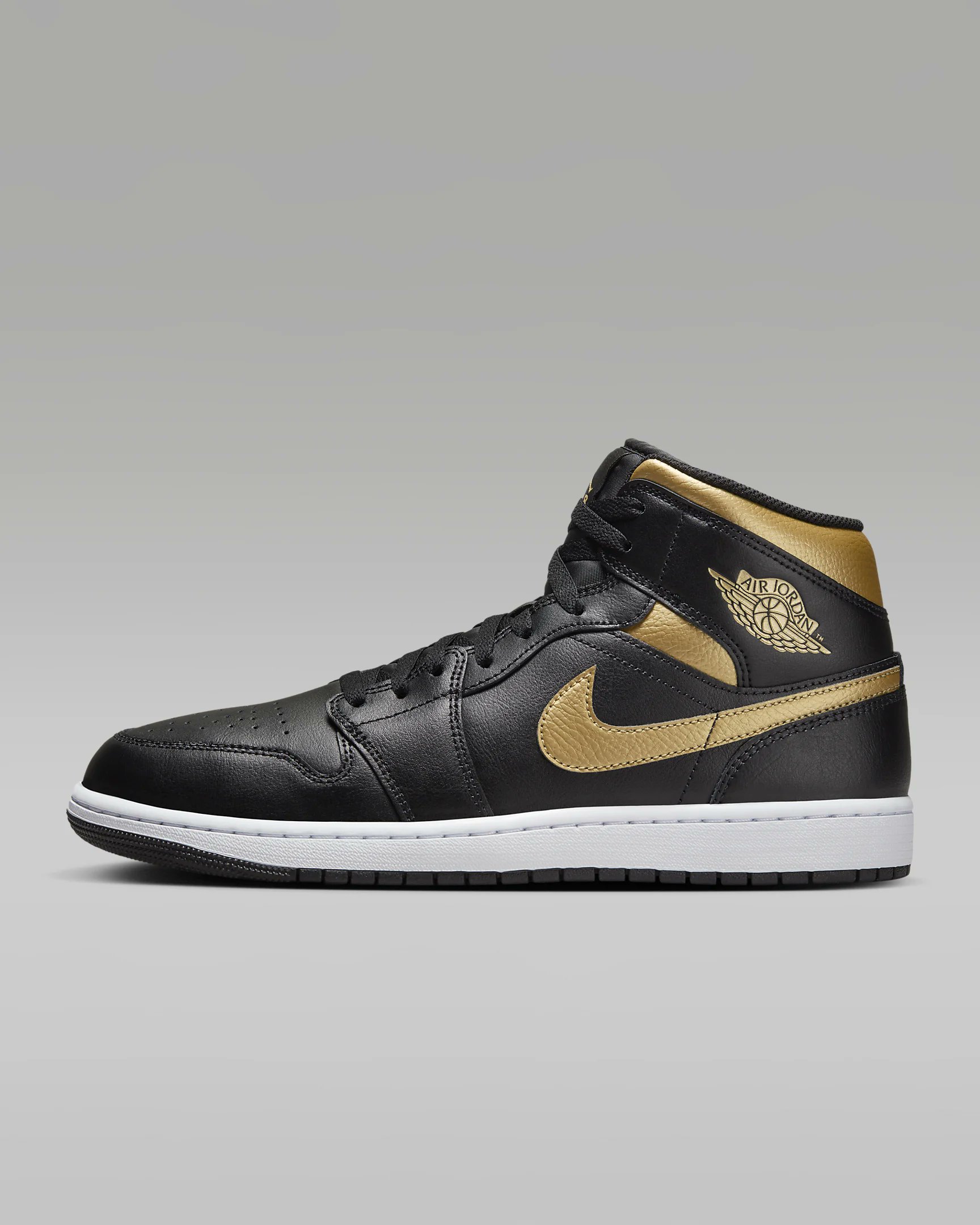 SOLELINKS on X Ad Air Jordan 1 Mid on sale for 60.78 each FREE shipping use code FALL20 Black Metallic Gold https t QBEUClcMhc Black Gym Red White https t jQqbpLacMf https t sY9LQ41CfL X