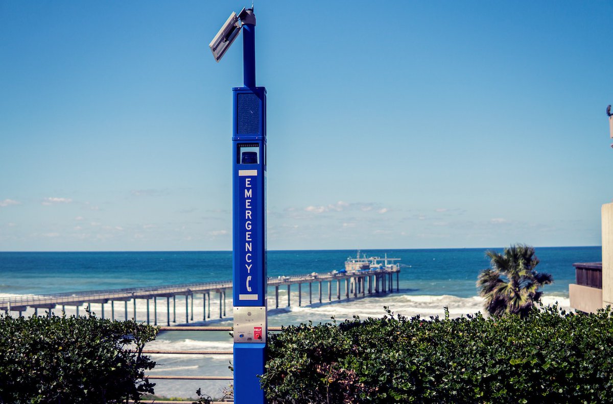 A day at the beach can quickly turn into a disaster - rip tides, heat exhaustion, or sun stroke may require immediate emergency attention. Connect to rescue teams quickly with the touch of a button.  #OutdoorSafety #SavingLives #SaltLife

Let's talk - knightscope.com/discover