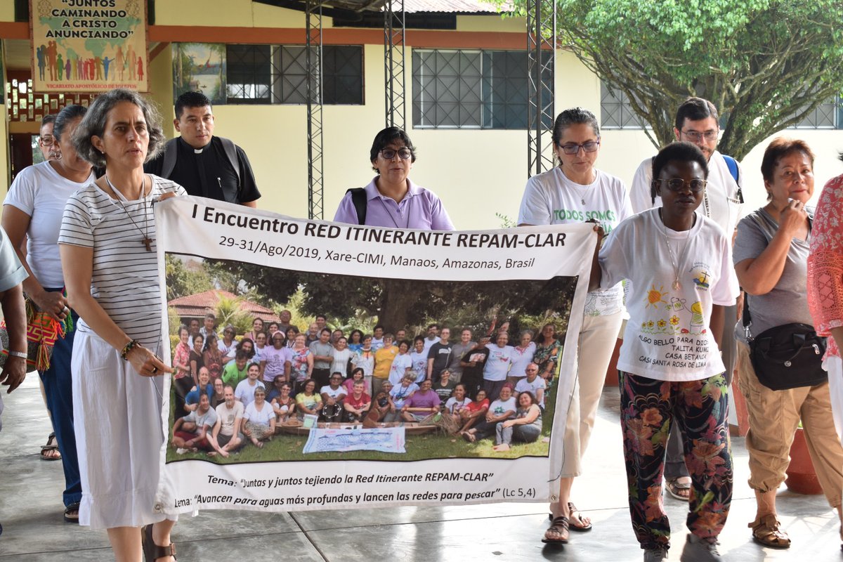 repam_amazonia's tweet image. Durante la apertura del encuentro hubo un momento significativo de oración, en el que los más de 50 participantes confirmaron su respuesta positiva al llamado que se hace desde la itinerancia para trabajar en favor de los pueblos de la Amazonía.

#repam10años #campaña