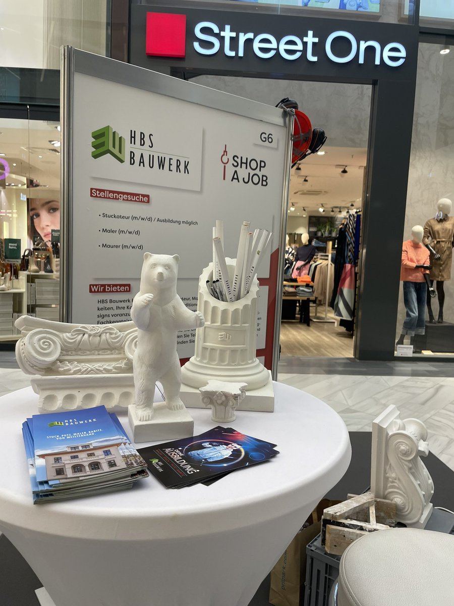 JOBPOINTBerlin's tweet photo. Und schon ist unsere zweite ”Shop a Job”-Messe 2024 zu Ende – wie schnell die Zeit vergeht! 🙆🏻♀️ Wir danken allen Besucher*innen und Aussteller*innen für zwei erfolgreiche Tage in den Gropius Passagen. Wir sehen uns 2025 wieder!😎 #Jobmesse #Jobsuche #Unternehmen #Karriere https://t.co/jbWTZg4UXQ