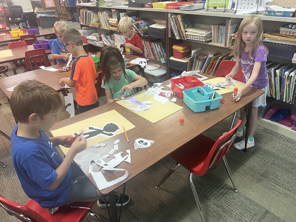 d61andersen's tweet photo. Making our skeletons. We’re learning about our amazing human bodies in CKLA!! 💀💀#d61learns ⁦@D61DeLay⁩ https://t.co/SZDmmw8PYZ