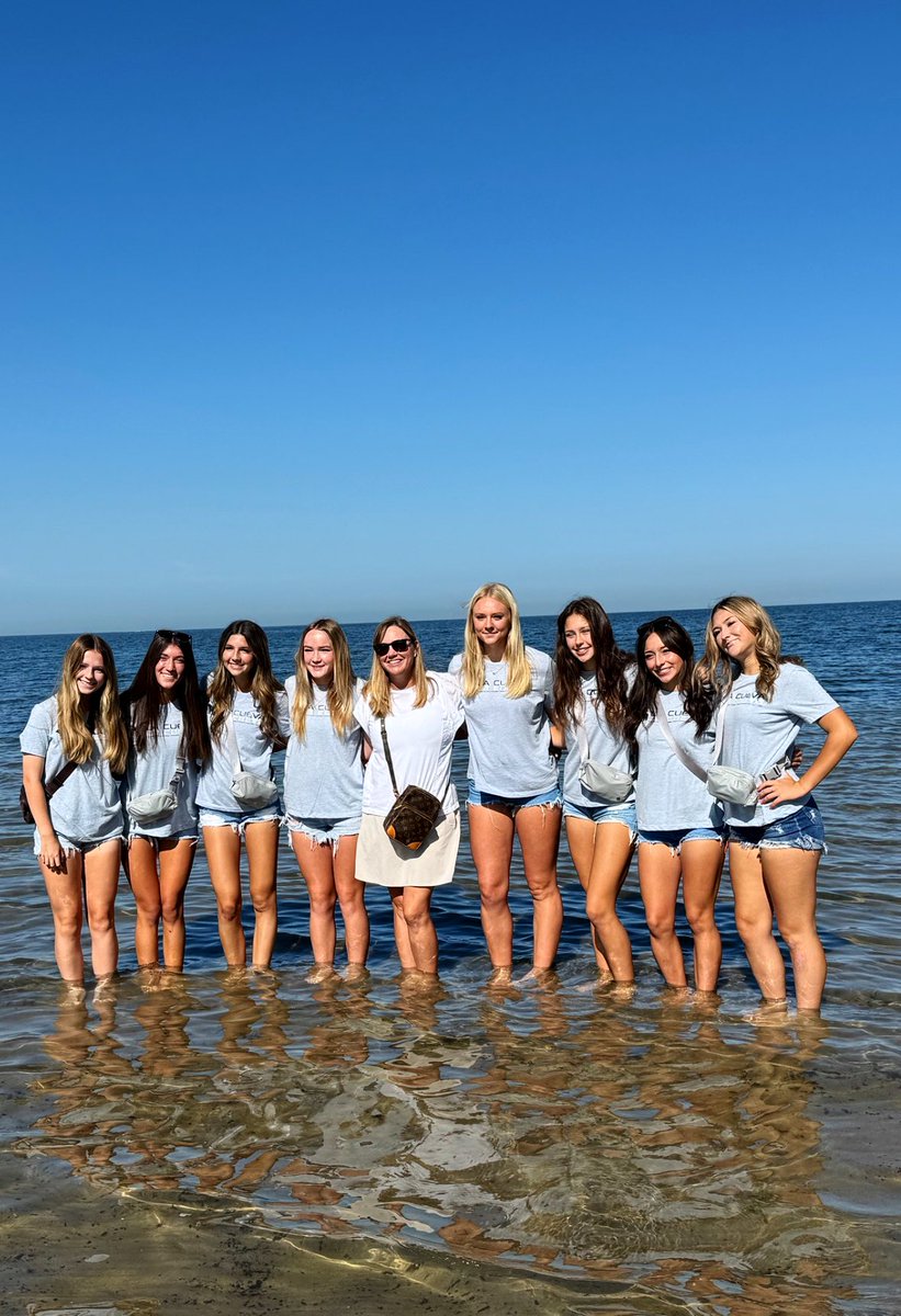 LCHSBearsSoccer's tweet photo. Lake Erie ππ»β½οΈ
#WALC https://t.co/0HozjUePEf