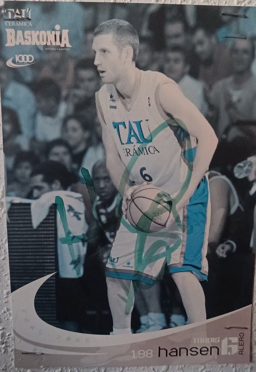 yeray08's tweet photo. @Baskonia @travishansen24 Creo que necesito un autógrafo nuevo, que se me está quedando descolorido 🙄☺️ https://t.co/WyAUczX58O