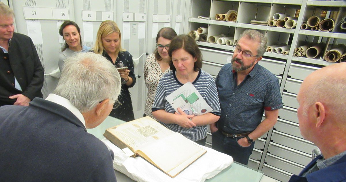 The Conseil Scientifique et Culturel des parlers normands (Norman language council) …s-normands.lafabriquedepatrimoines.fr <a href="/RegionNormandie/">Région Normandie</a> has been meeting in Jersey <a href="/JerseyHeritage/">Jersey Heritage</a> <a href="/Soc_Jersiaise/">Société Jersiaise</a> #languenormande