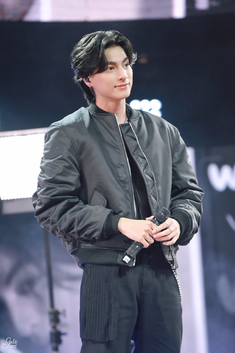 น้องกลัฟหล่อมาก ยิ่งอยู่บนสเตจร้องเพลงยิ่งหล่อไปอีก ~😍

GULF AT TPOPSTAGE
#TPOPStage_WITHYOU
#GulfKanawut