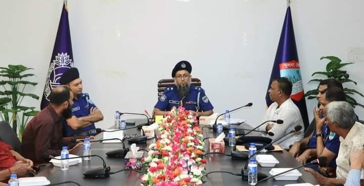 নড়াইলে পূজা উদযাপন কমিটির সাথে এসপি কাজী এহসানুল কবীর’র মতবিনিময় সভা