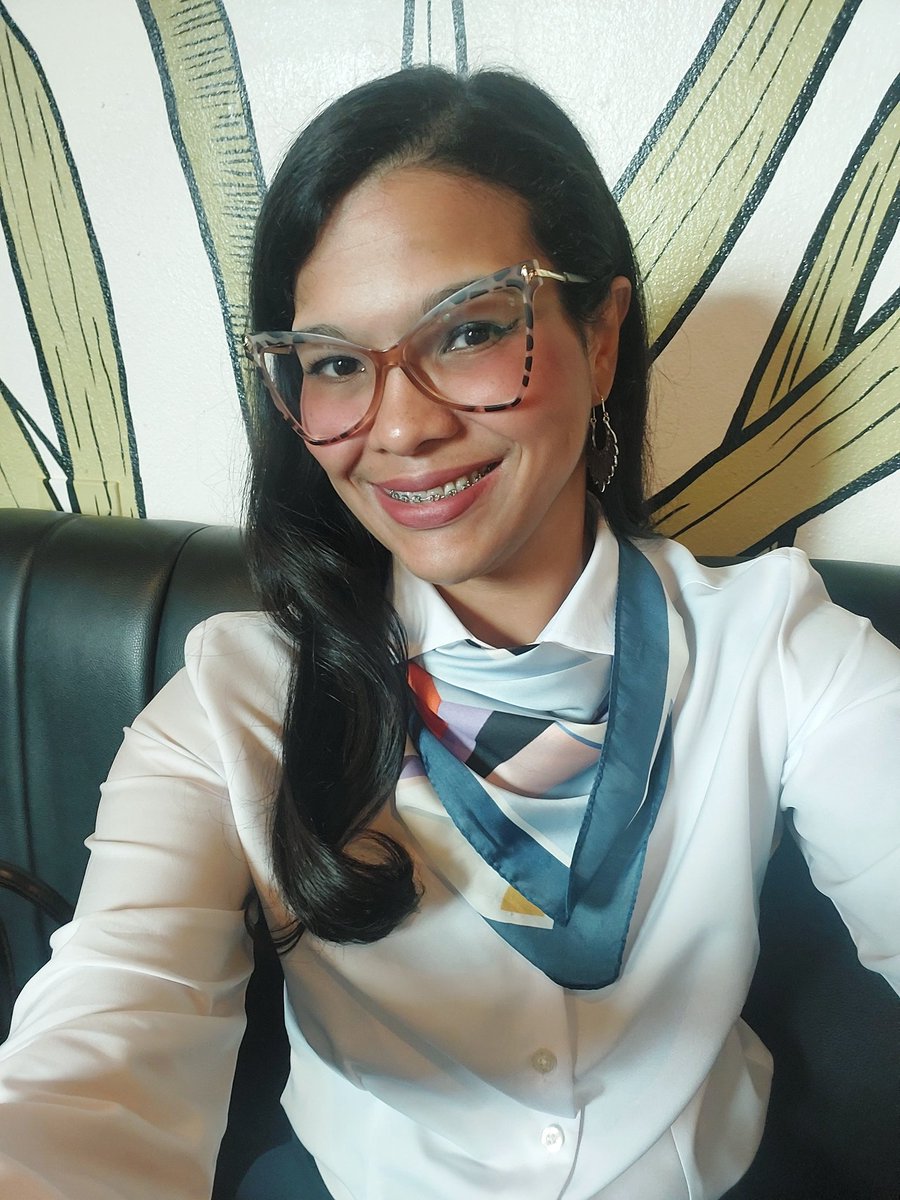 lanabelpc's tweet image. Hola hola.
Mucho sin pasar por aquí a saludar. 
Que tengan un lindo día  😊